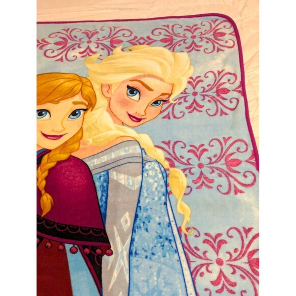 Disney 2017 Frozen Elsa and Anna Plush Fleece Blanket 62X45 - Picture 3 of 10